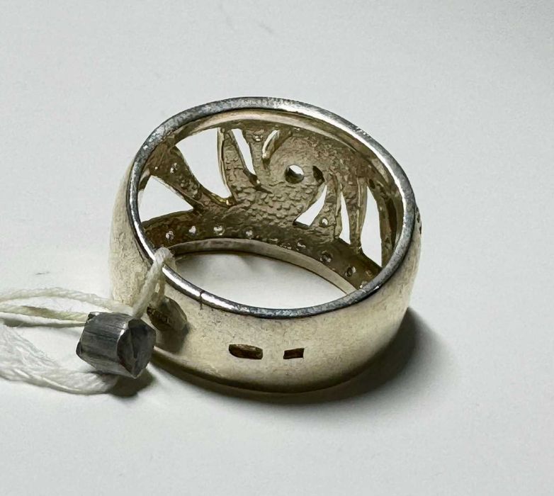 Комплект зі срібла: сережки та каблучка