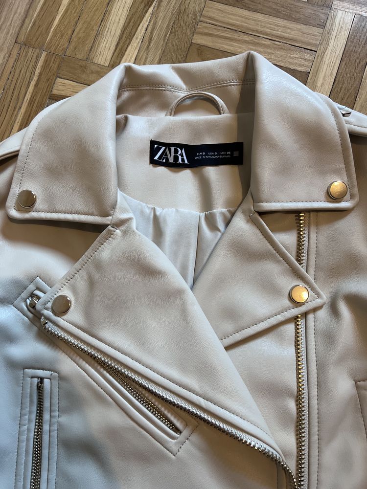 Курточка Zara