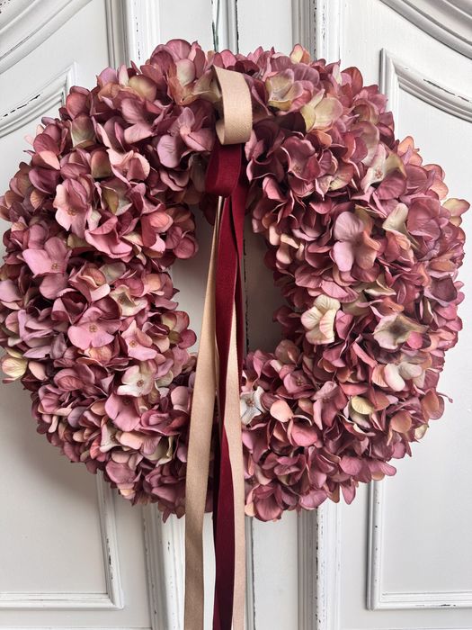 Elegancki wianek z jesiennych kolorach