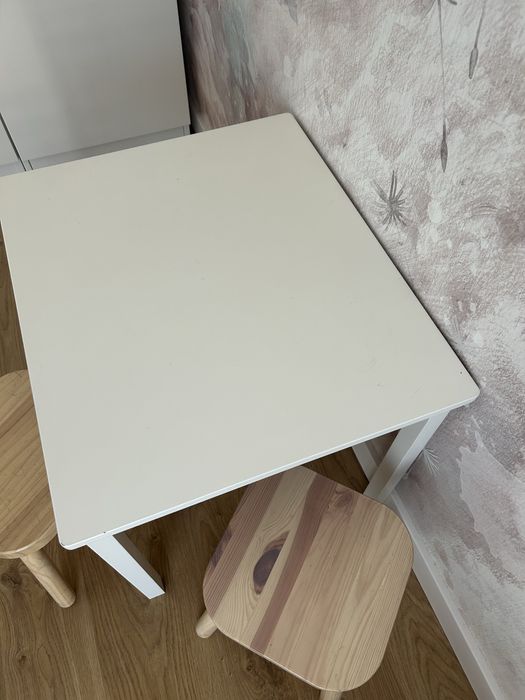 Stolik kritter + krzesełka flisat ikea