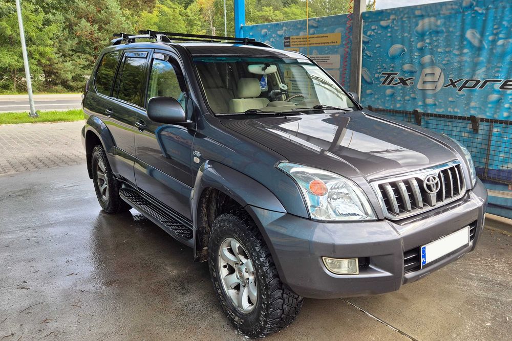 Toyota Land Cruiser 120