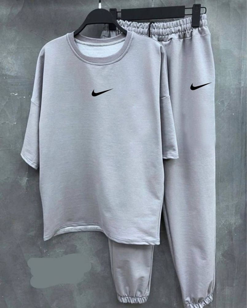 Чоловічий костюм NIKE