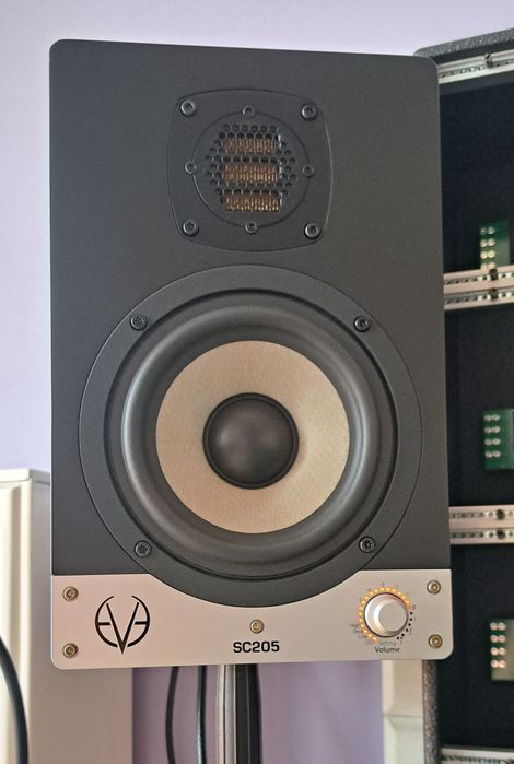 Monitory studyjne EVE Audio SC205 + statywy K&M