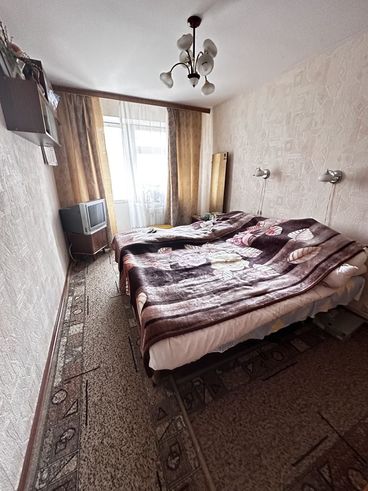 Продаж трикімнатноі квартири