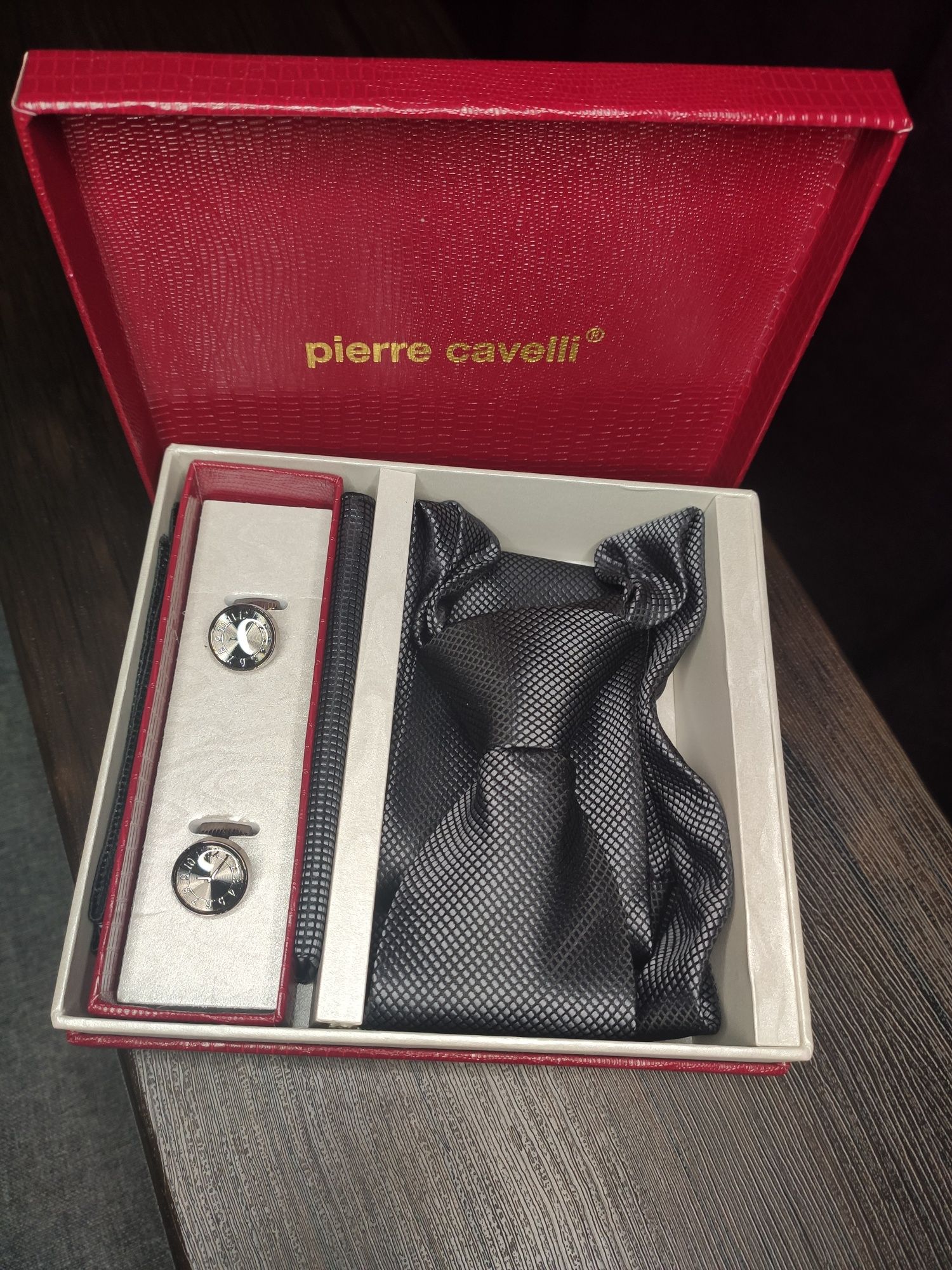 Подарочный набор галстук платок и запонки в рукава рубашки