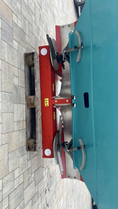 Sprzedam rozsiewacz sulky GLX 1500kg