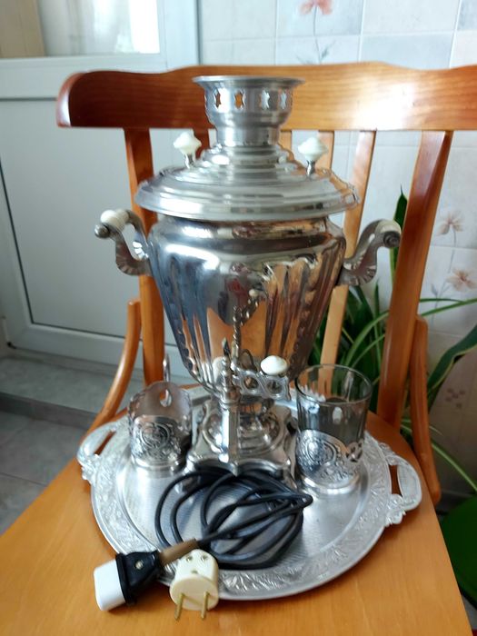 Тульский єлектросамовар, подстаканники- Богдан Хмельницький.