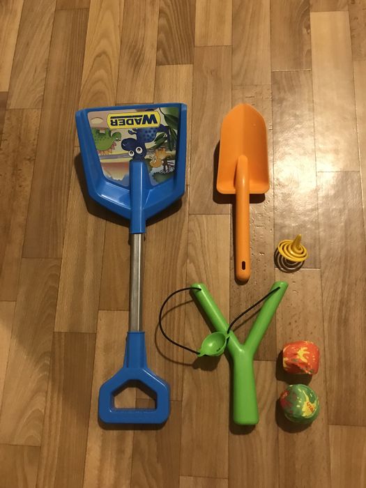 Лопатки, рогатка, дзига