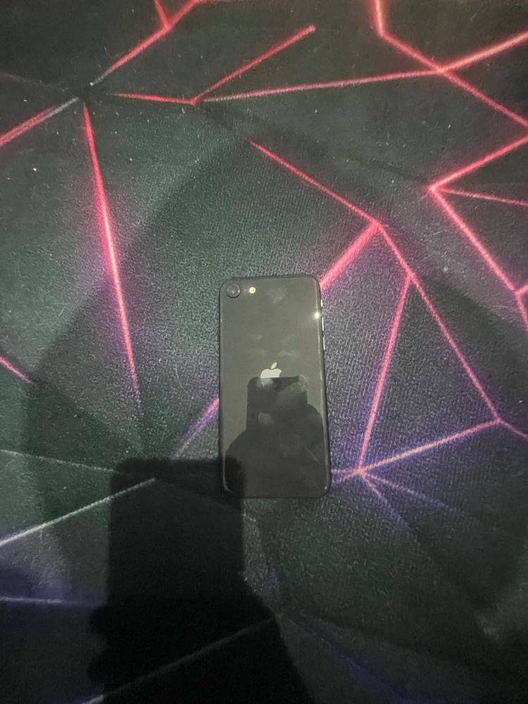 iphone se z 2020 roku