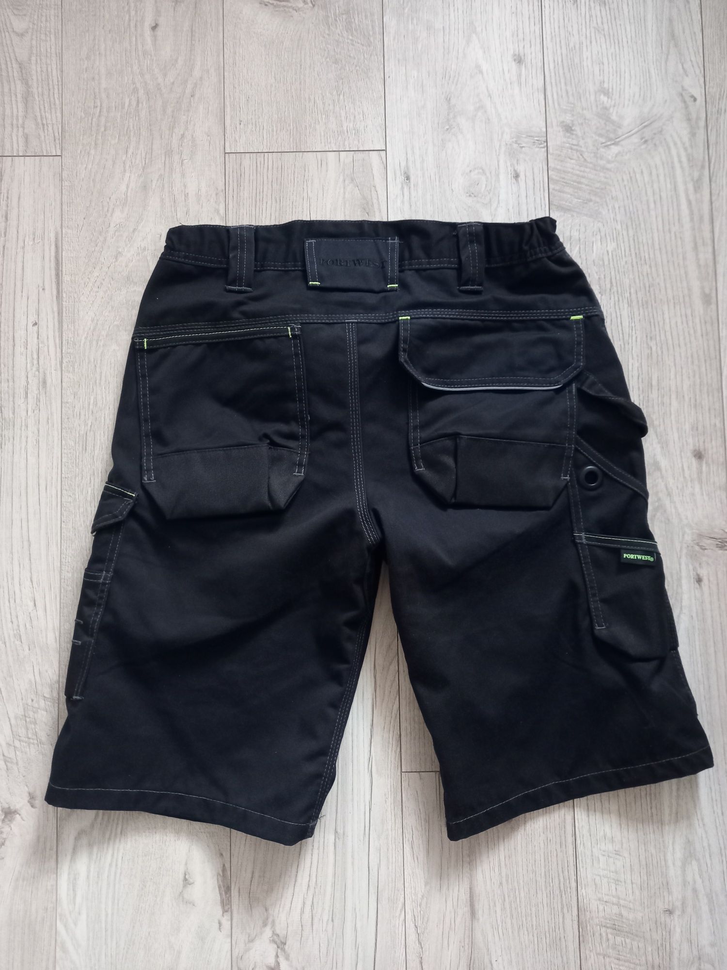 Продам рабочие шорты Portwest