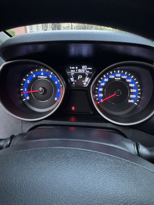 Продам офіційну хундай елантру 2013 року автомат