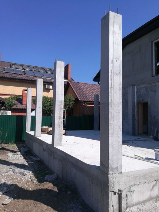 Строительные работы, фундамент,стены, крыша.