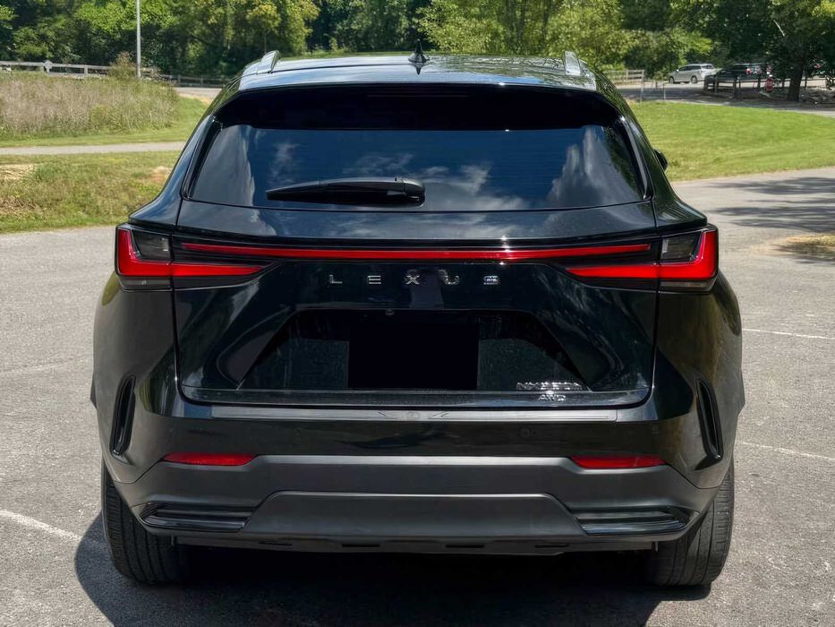 Lexus NX 350h Luxury      2025