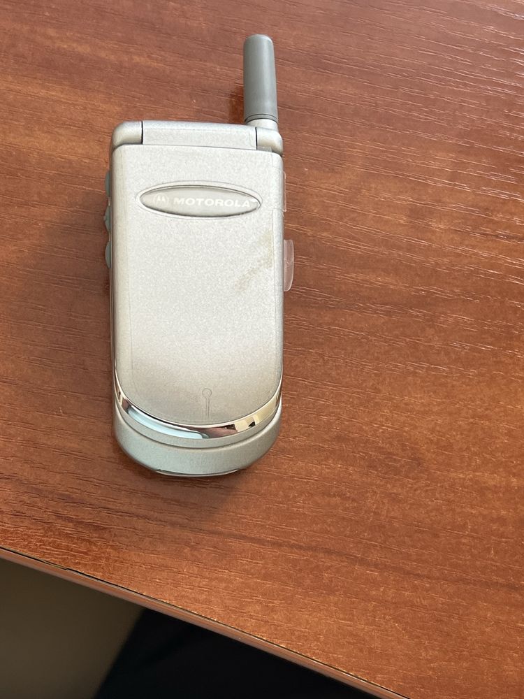 Motorola v50 телефон мобільний