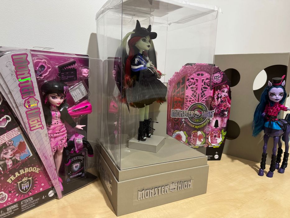 Монстер хай дракулаура Авея рейвен