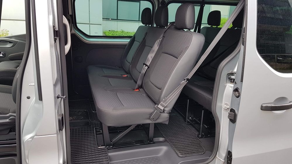 Profesjonalny Wynajem busa wypożyczalnia busów Rent a Car bus osobowy