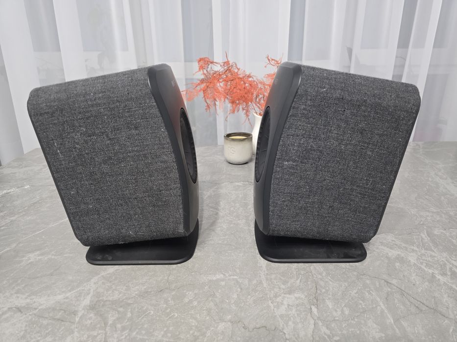 Акустика Kef LSX II Black з оригінальними підставками KEF P1 Desk Pad