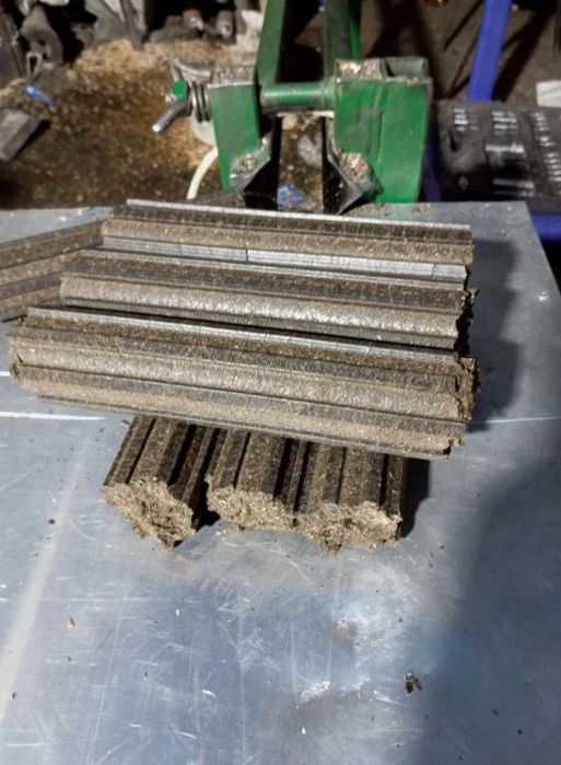 Вугілля брикети пелети з швидкою доставкою