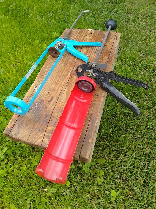 Пистолет (полузакритый-1шт,скелетообразный-1шт)для силикона,герметика.