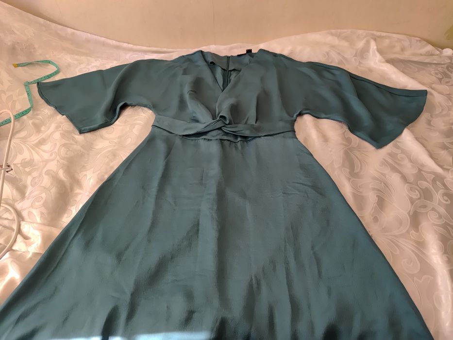 Świetna sukienka codzienna/wyjściowa fajny krój rozmiar 38