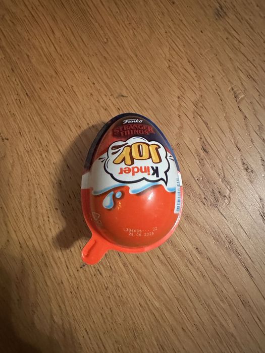 Figurka kinder joy funko stranger things nancy