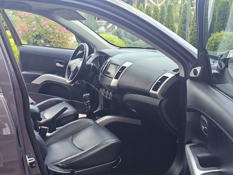 Mitsubishi Outlander 2011 4×4
покоління (FL) . 2.2D AT (156 K.c.) 4WD