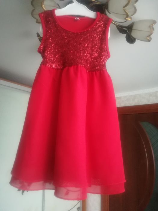 Нарядное платье для маленькой принцесси