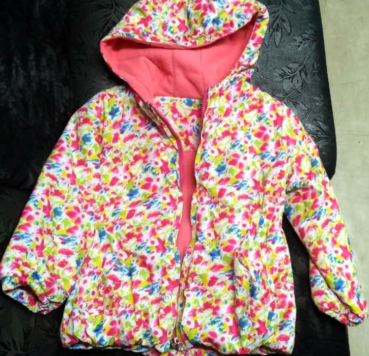 Куртка весна -осень на девочку 3-х лет.