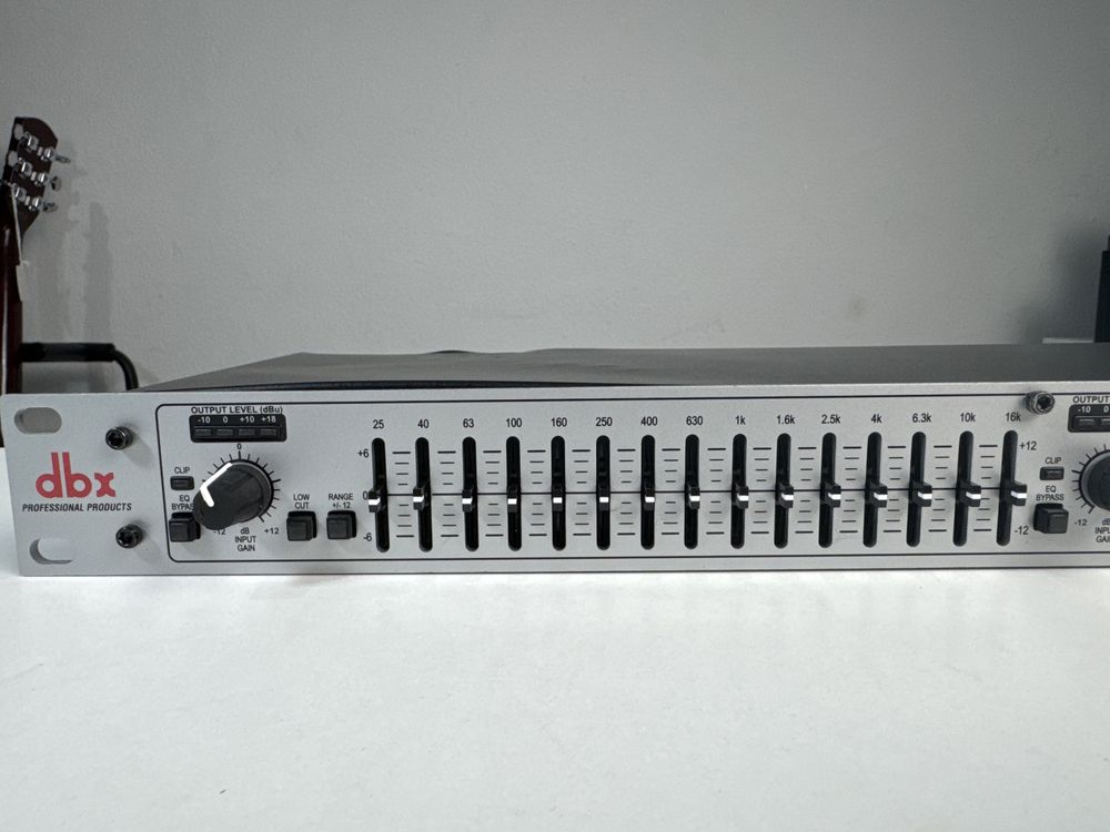 Equalizador dbx 215s