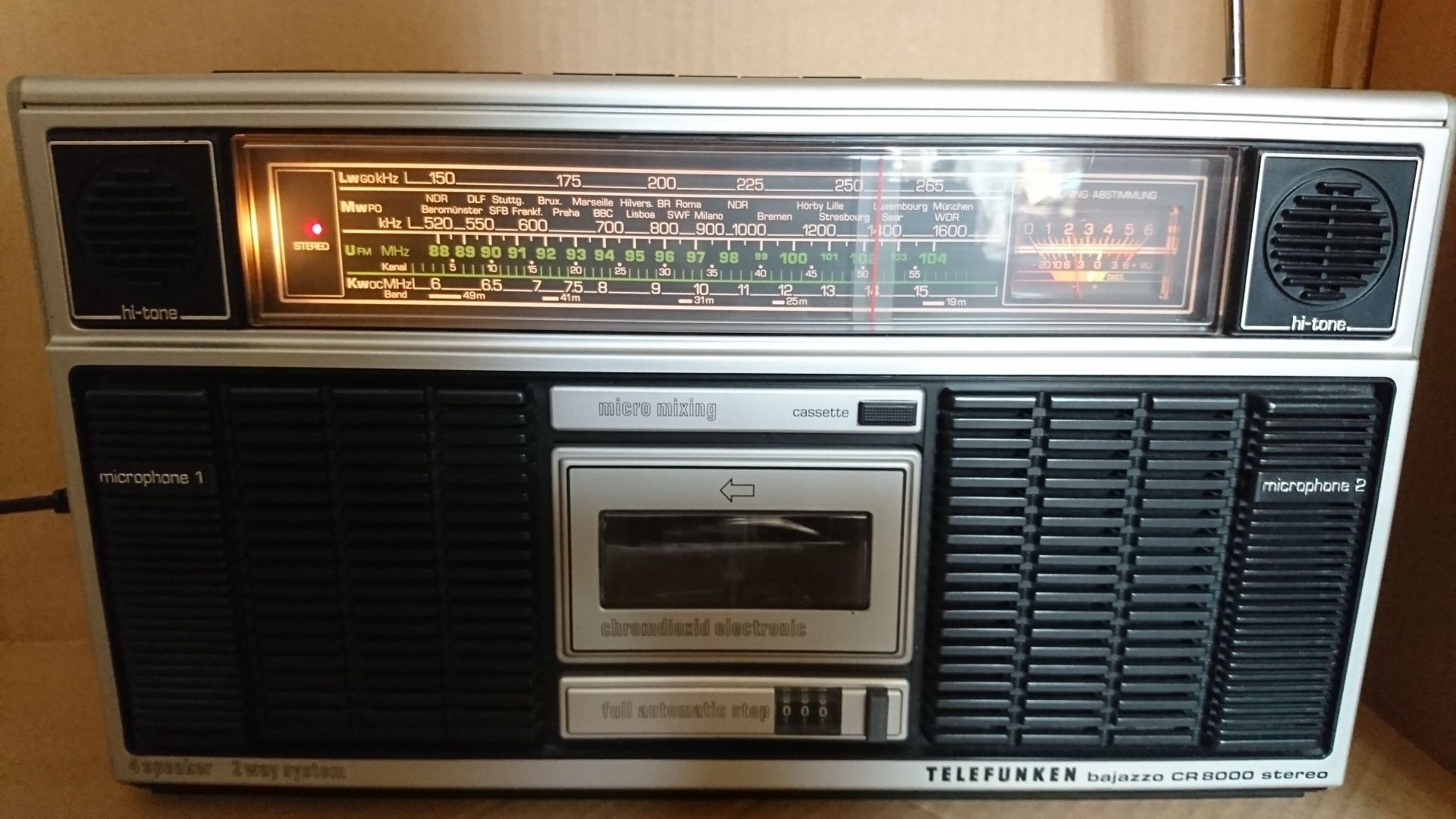 Radiomagnetofon Telefunken bajazzo CR 8000