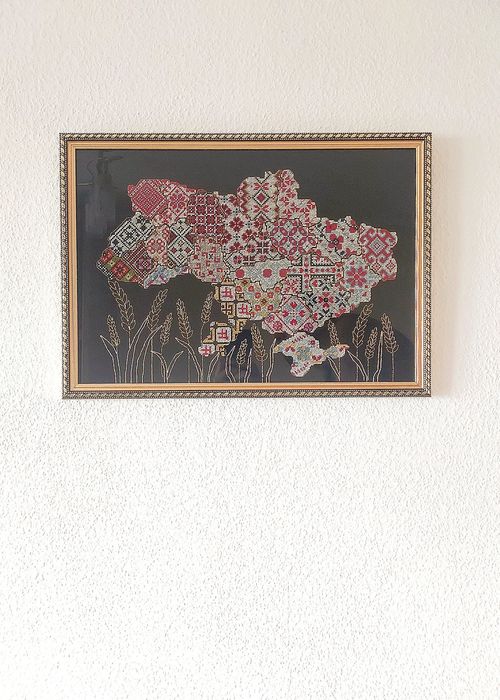 Картина хрестиком "Незламна"