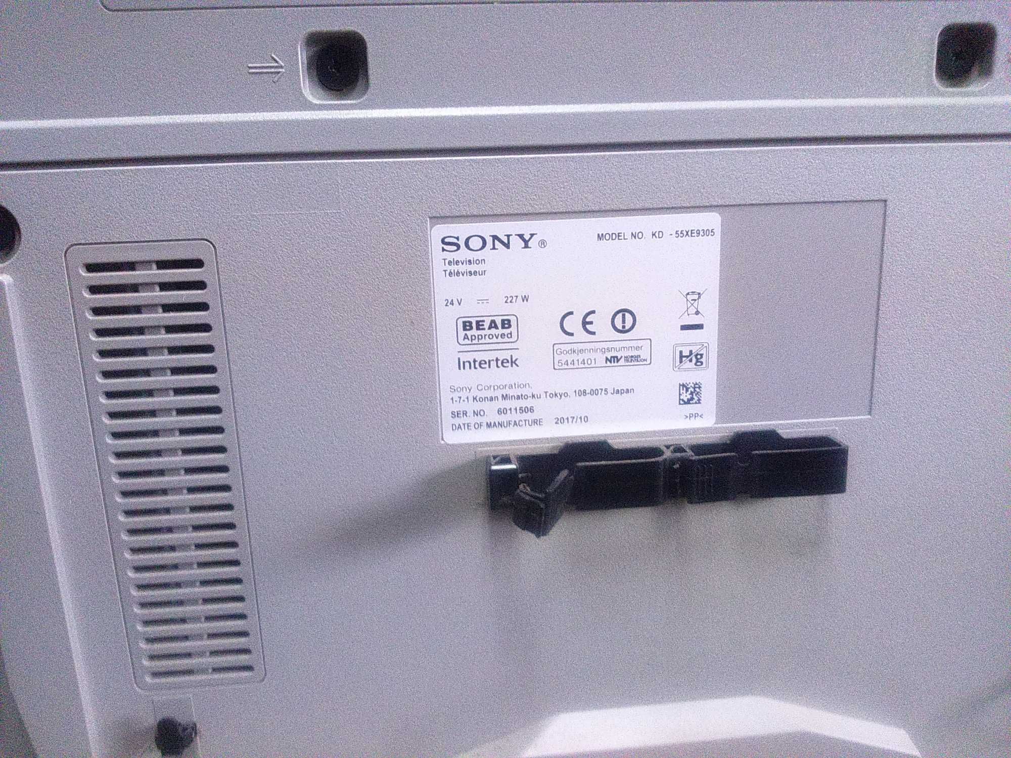 Sony KD-55XE9305 Bravia telewizor rozbity na części