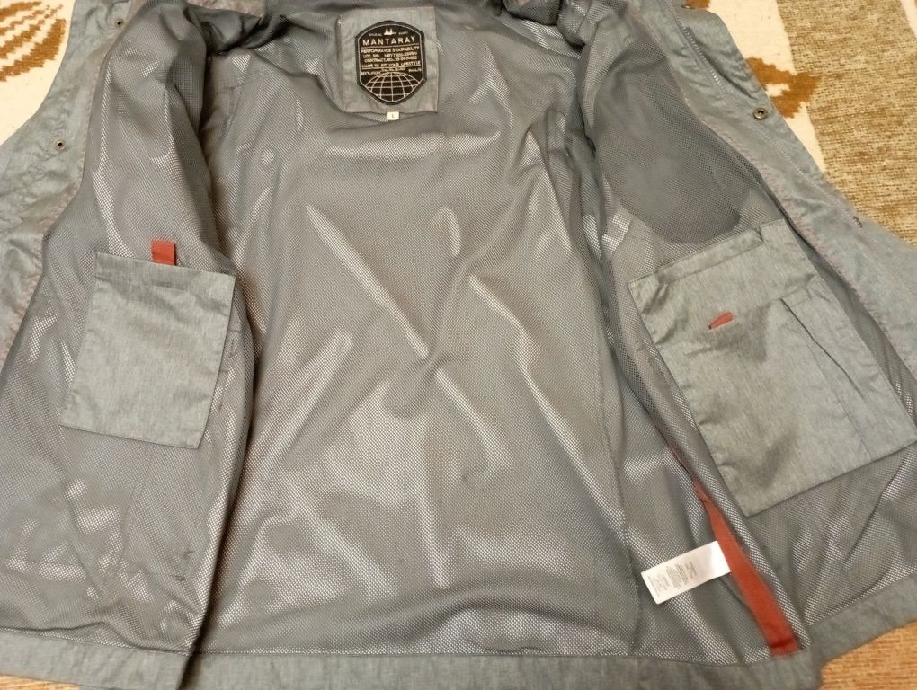 Куртка весенняя, "MANTAREY, L-XL. Б/у. Серого, стального цвета.