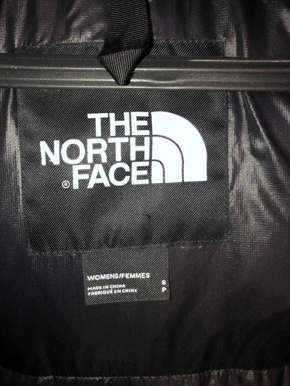 Пуховик фірми The North Face