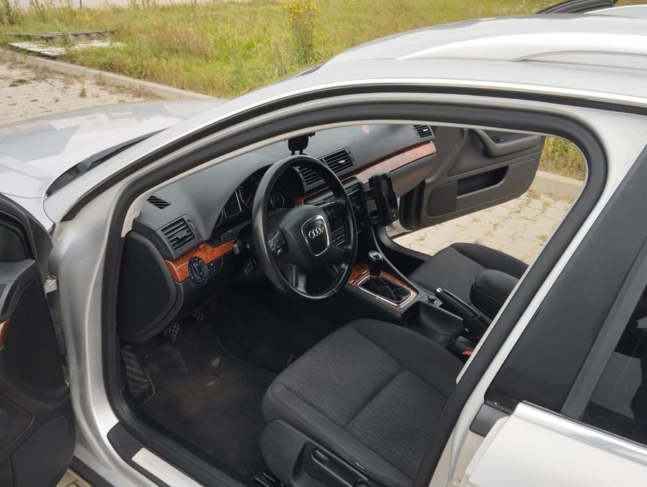 Audi A4b7 sprawna.zadbane