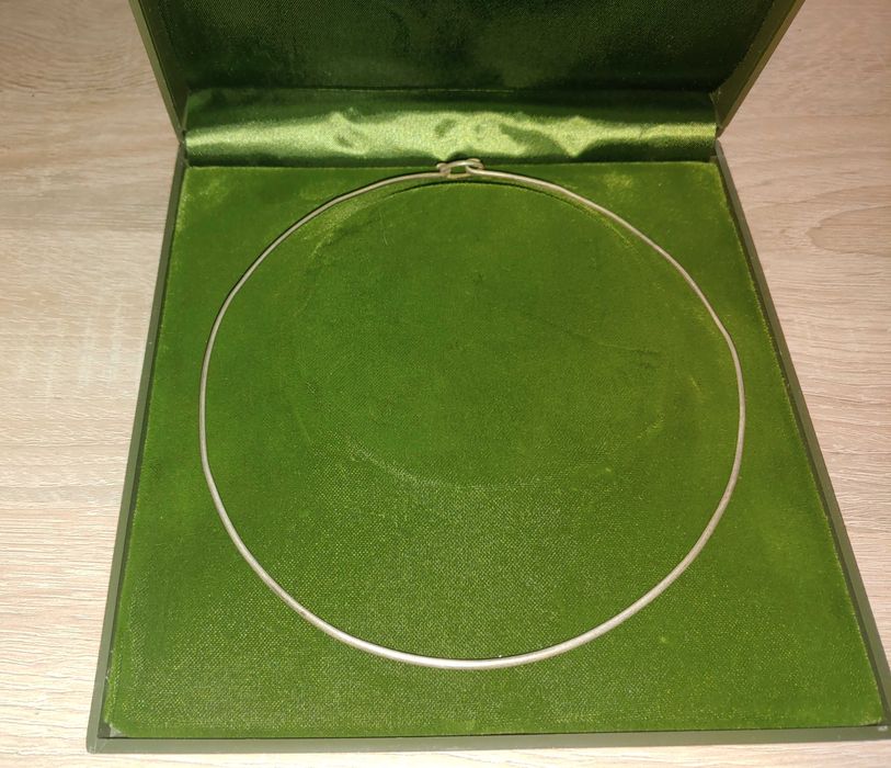 sztywny naszyjnik srebro