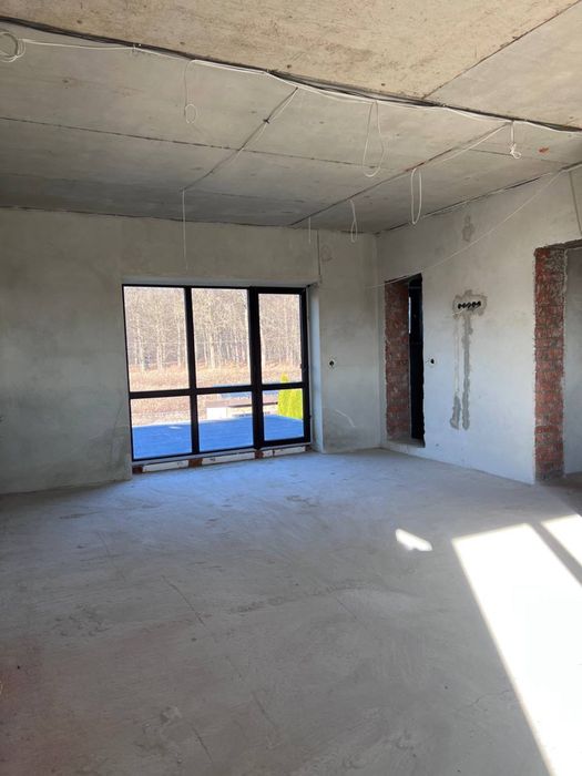 Продаж котеджу з власною ділянкою у с. Басівка