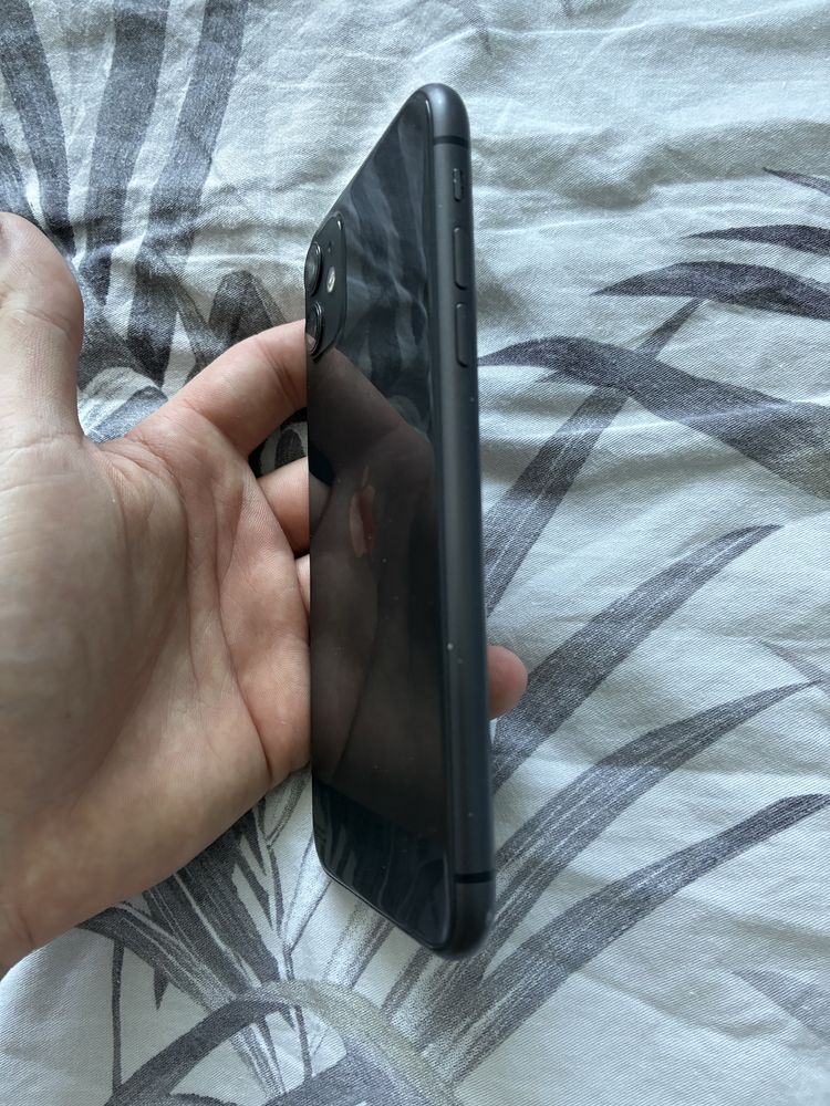 Iphone 11 z Etui i Pudełkiem