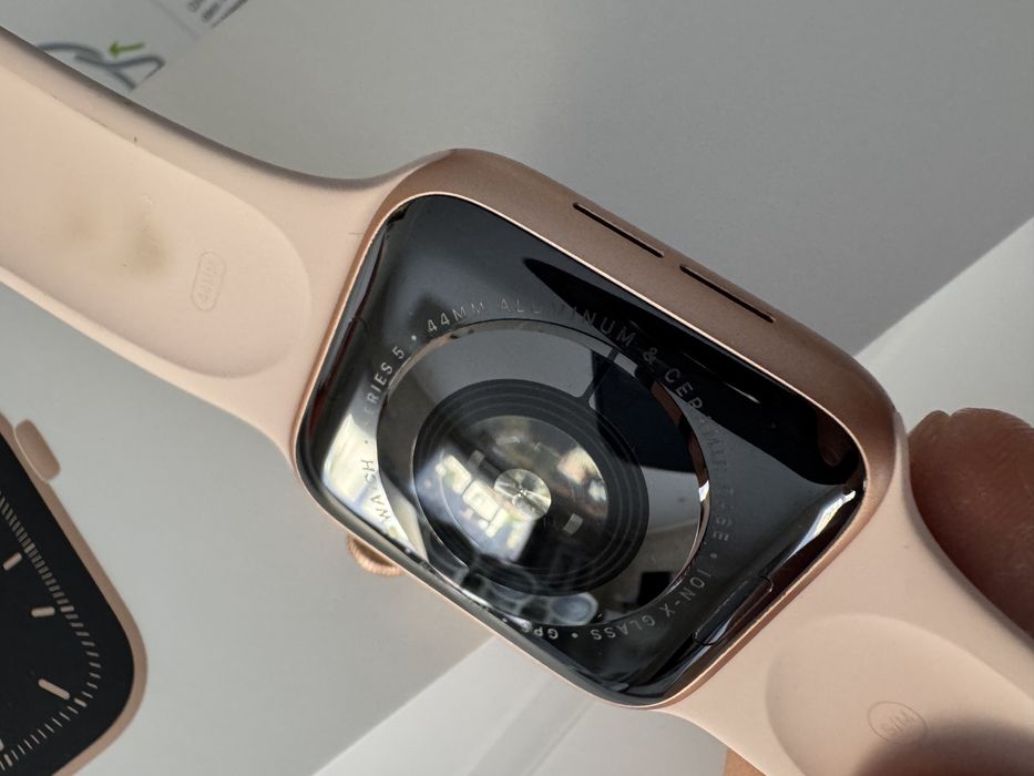 Apple Watch series 5 44mm Gold