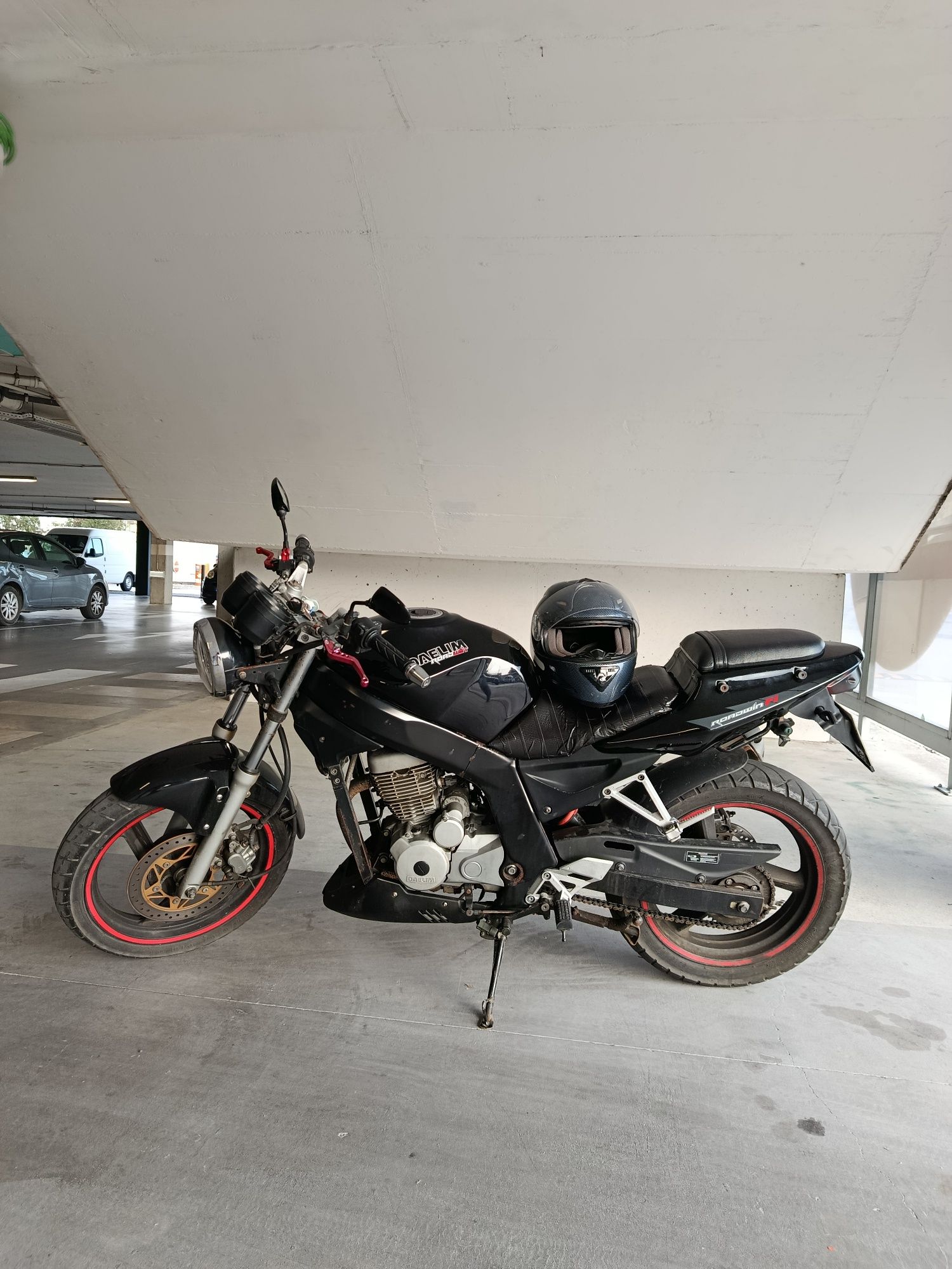 Daelim Roadwin FI 125cc