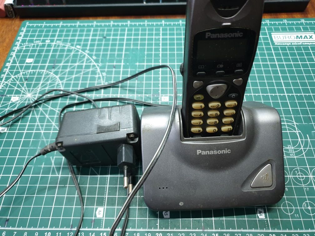 Телефон радіо Panasonic KX-TCD705RU