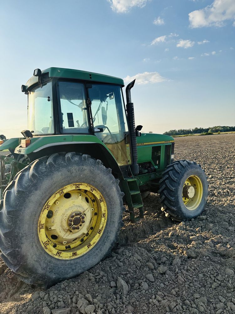 Sprzedam ciągnik John deere 7700