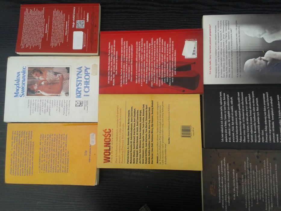 Książki sensacyjne, kilka sztuk, po 15 zł.