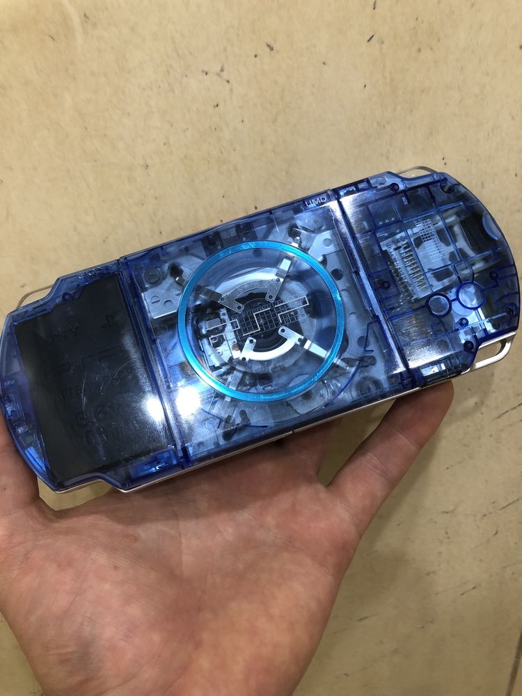 Psp sony 3008, 10/10 + комлект
