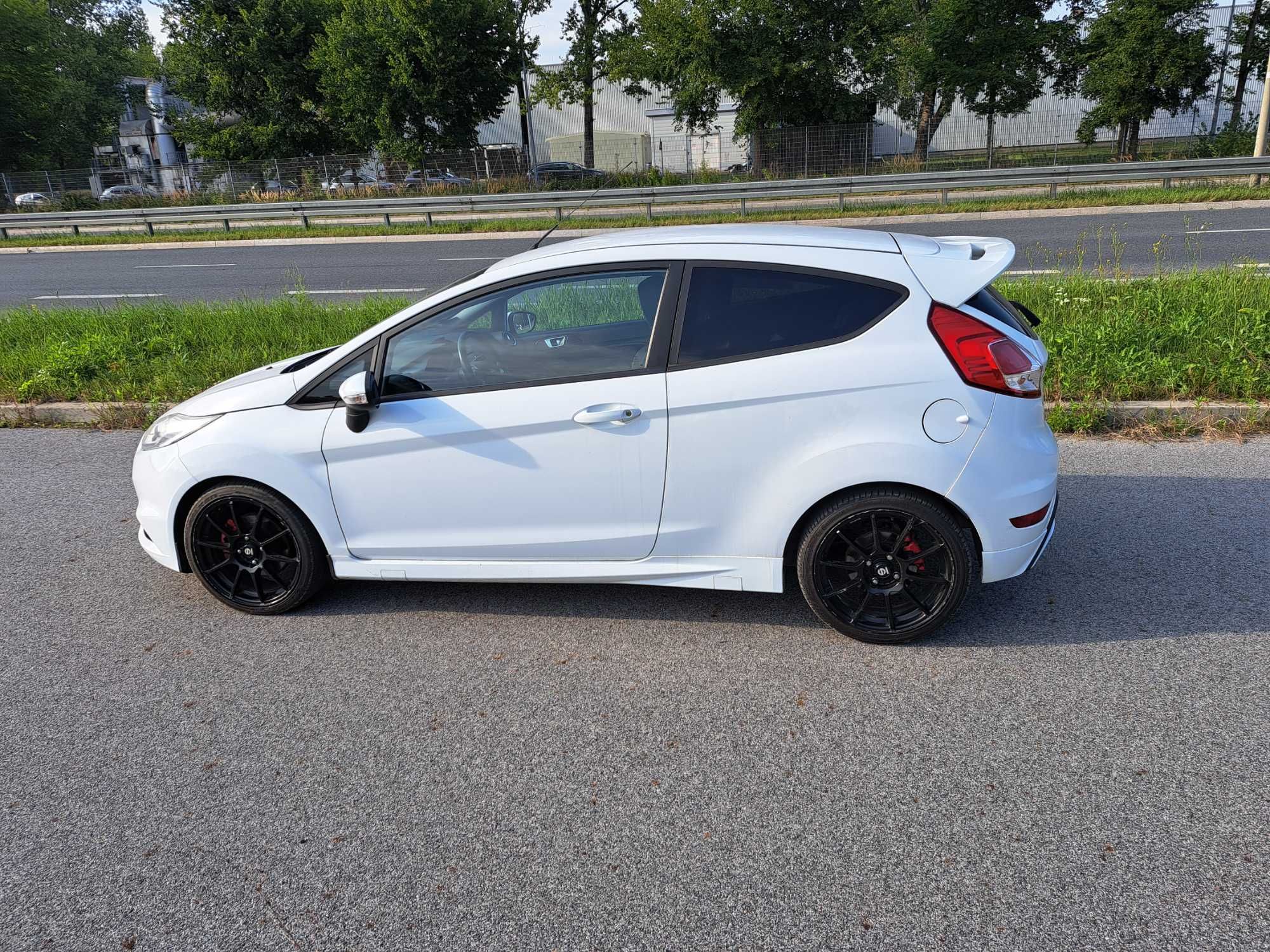 Ford Fiesta ST 2013