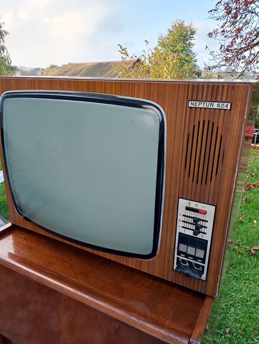 Stary telewizor UNITRA Neptun 624