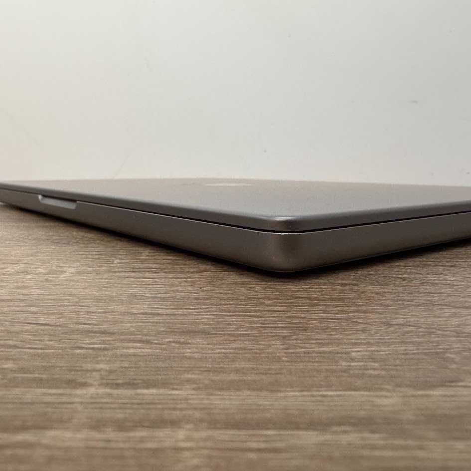 Macbook Pro 14" 2021 M1 Pro/16Gb DDR5/SSD 512Gb акб: 93% (код: M0447)