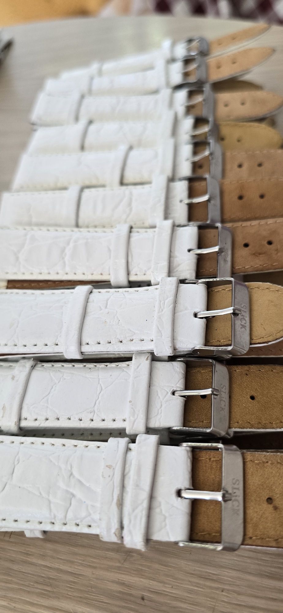 Braçaletes slick lavrados brancos 38 unidades 24mm