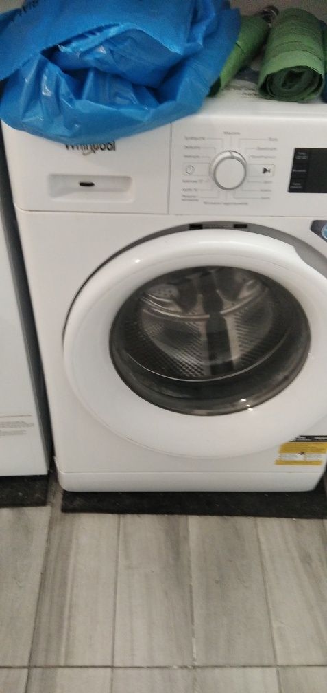 Pralka Whirlpool FWG71284W z transportem