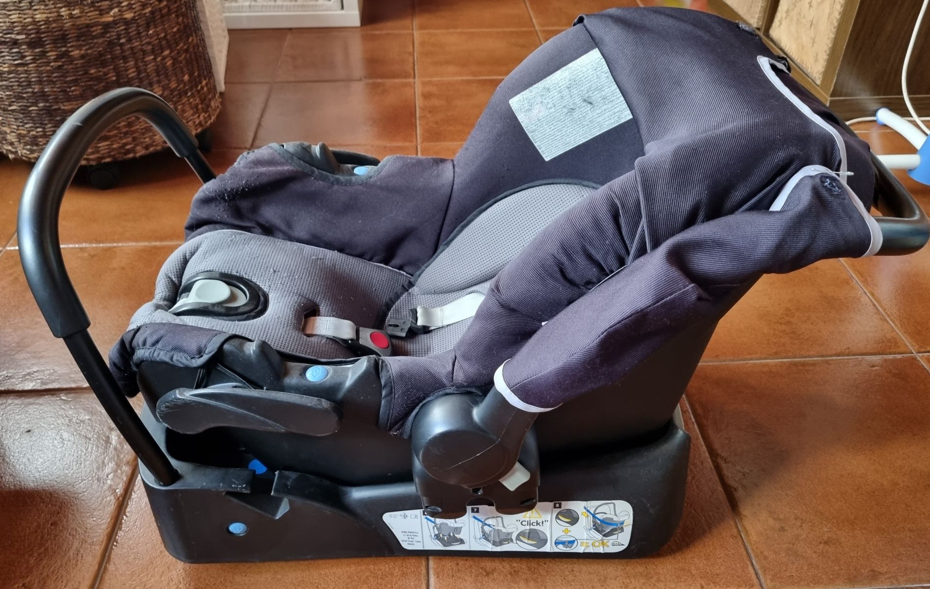 Cadeira Babycoque + 2 Isofix da Zippy Safe